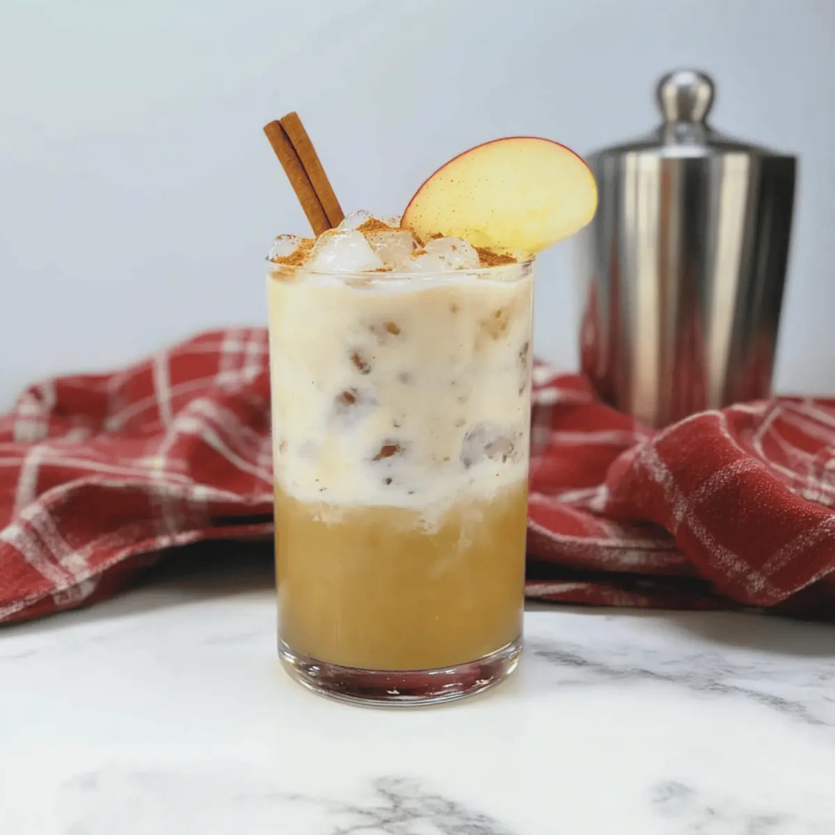 Caramel Apple Butterscotch Cocktail r7pp6j