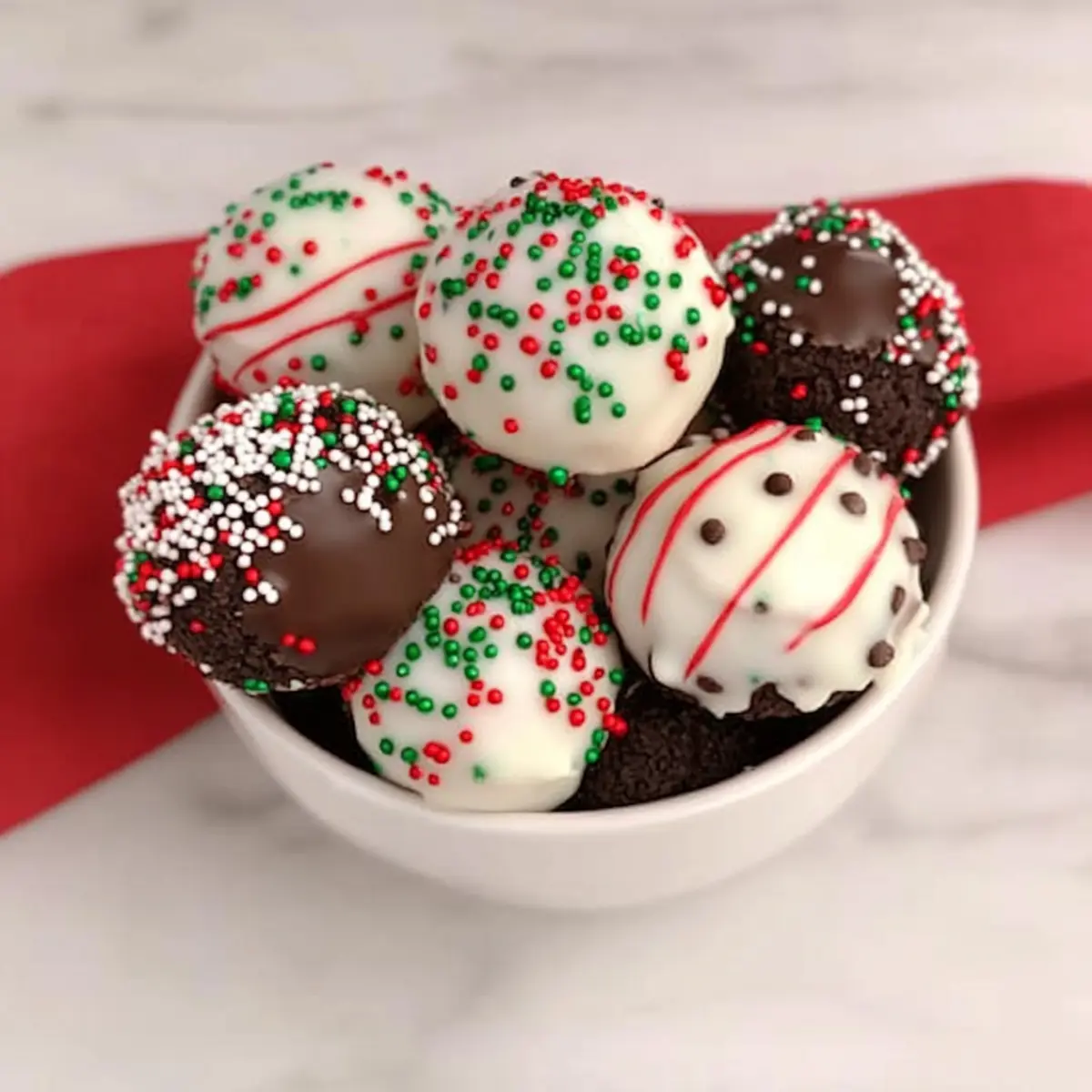 Irresistible Oreo Balls for a Sweet Holiday Treat!