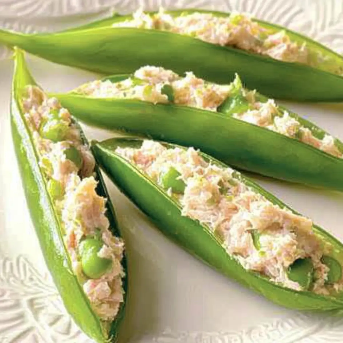 Stuffed Snow Peas with Crab: A Crisp, Flavorful Delight